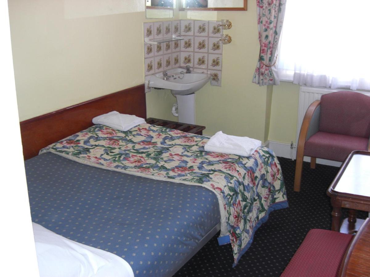 Albany Hotel London Room photo